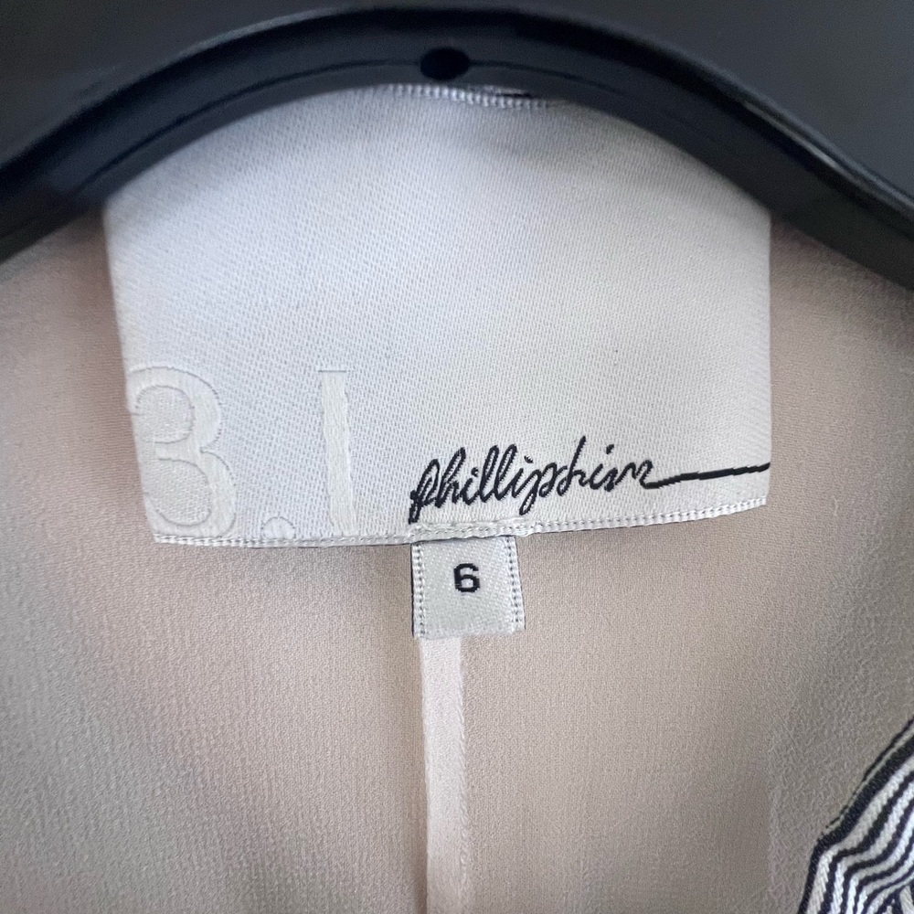 Pinstriped Gray/Ivory Sleeveless Top - Picture 4 of 7